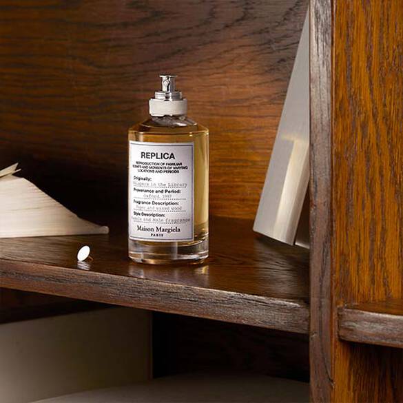 Replica Whispers in the Library Eau de Toilette