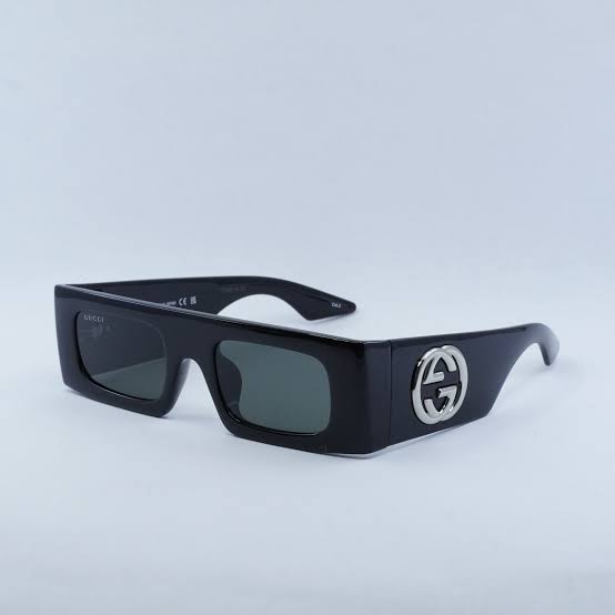 Lunettes de soleil Gucci GG1646S 001